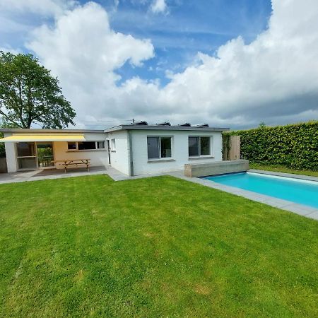 Vakantiewoning Met Permanent Verwarmd Zwembad En Sauna Koekelare Exteriör bild