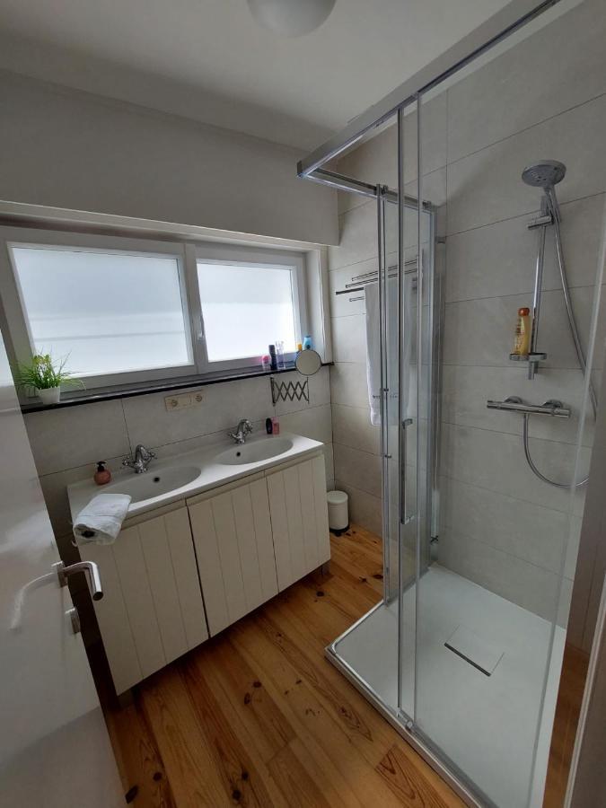 Vakantiewoning Met Permanent Verwarmd Zwembad En Sauna Koekelare Exteriör bild