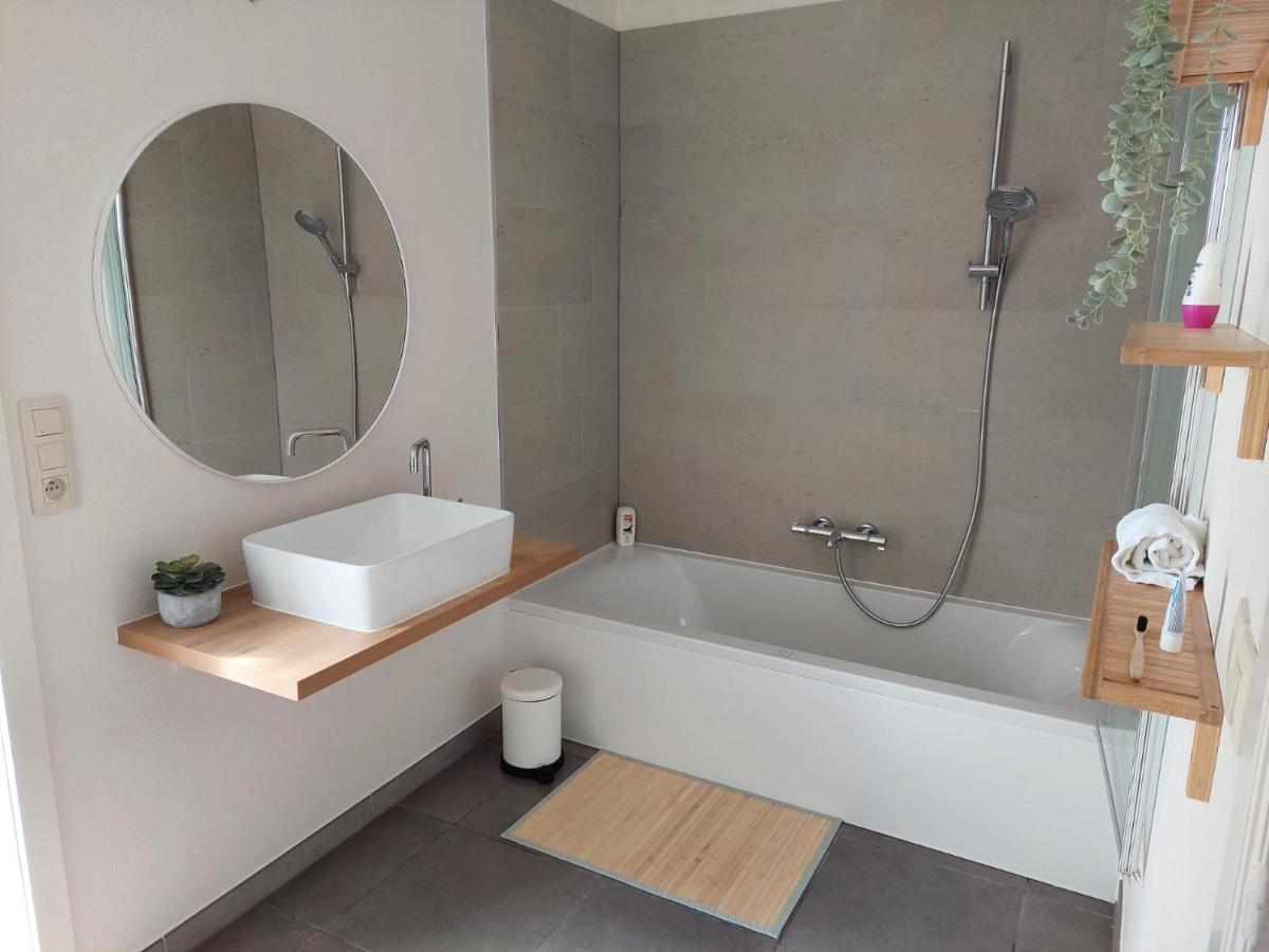 Vakantiewoning Met Permanent Verwarmd Zwembad En Sauna Koekelare Exteriör bild