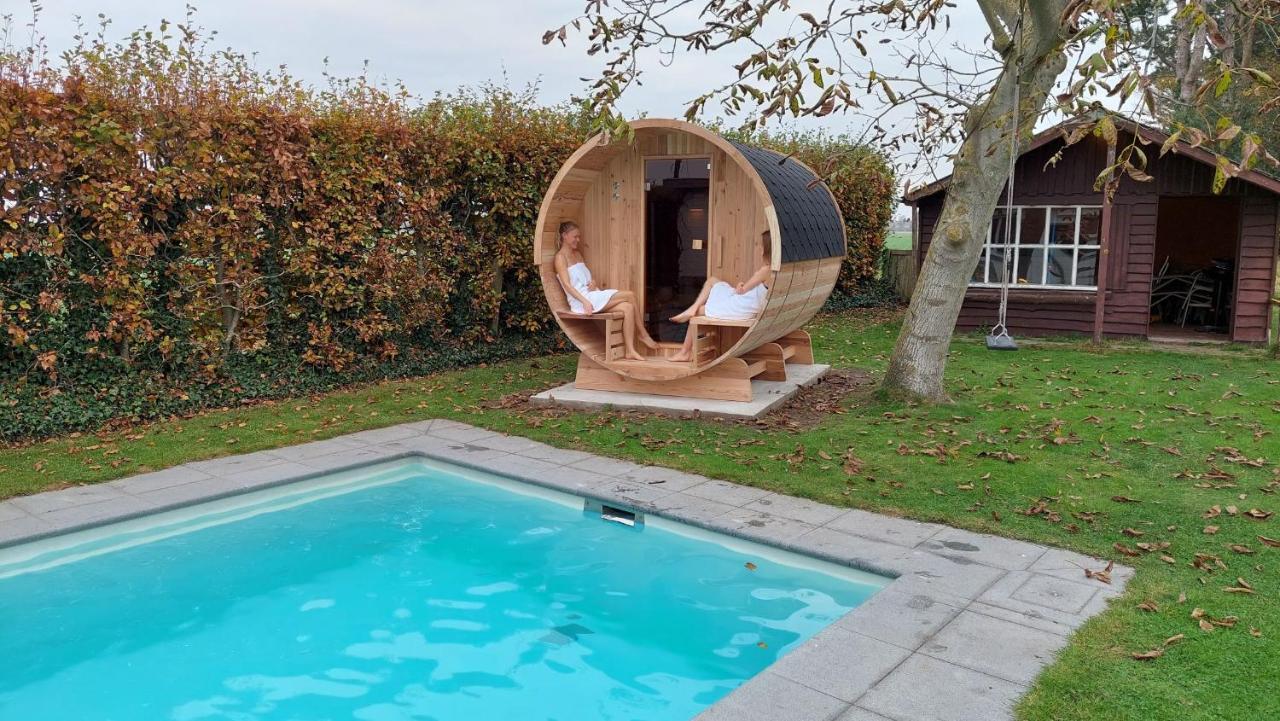 Vakantiewoning Met Permanent Verwarmd Zwembad En Sauna Koekelare Exteriör bild
